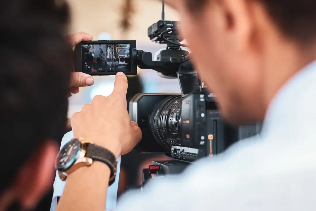 Trendy w kinematografii: Jakie są najnowsze kierunki i style w tworzeniu filmów?