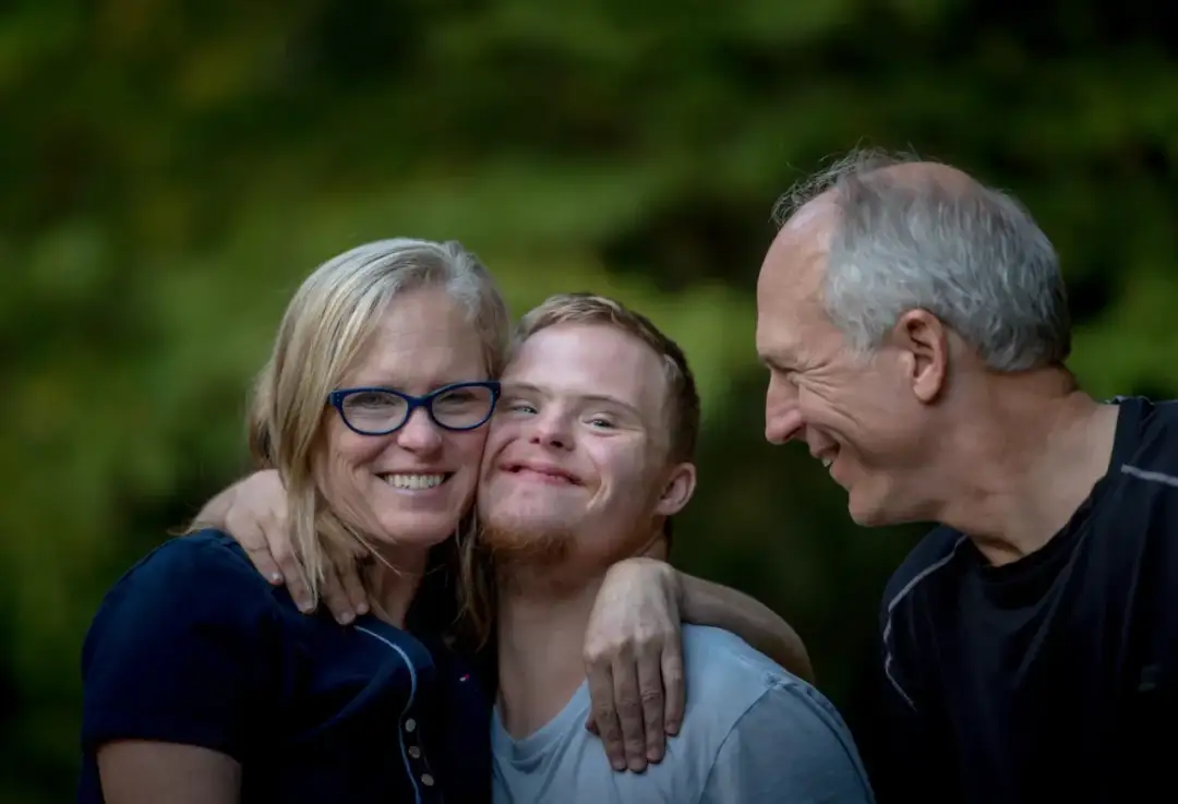 Kto może być opiekunem osoby niepełnosprawnej? Sprawdź kryteria i ograniczenia