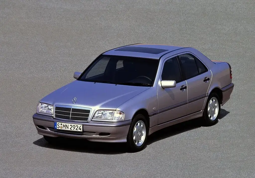 C-Class Mercedes-Benz: historia, modele i kluczowe cechy, które musisz znać