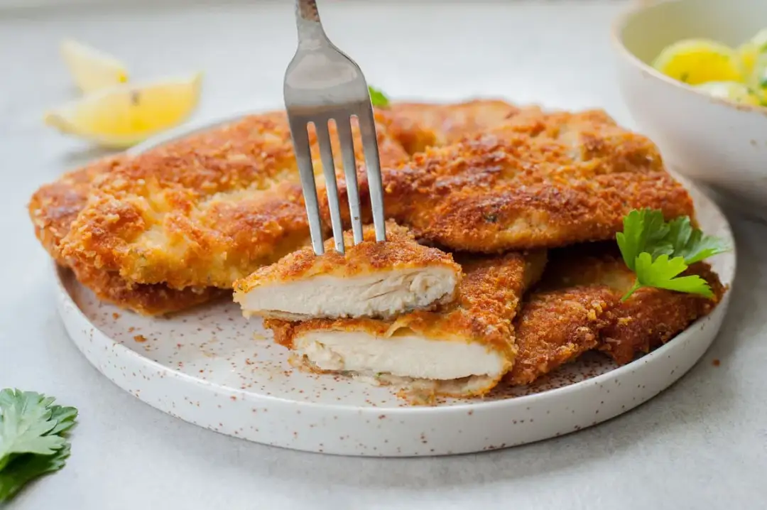 Ile kalorii ma kotlet z kurczaka w panierce: Pełna analiza wartości odżywczych
