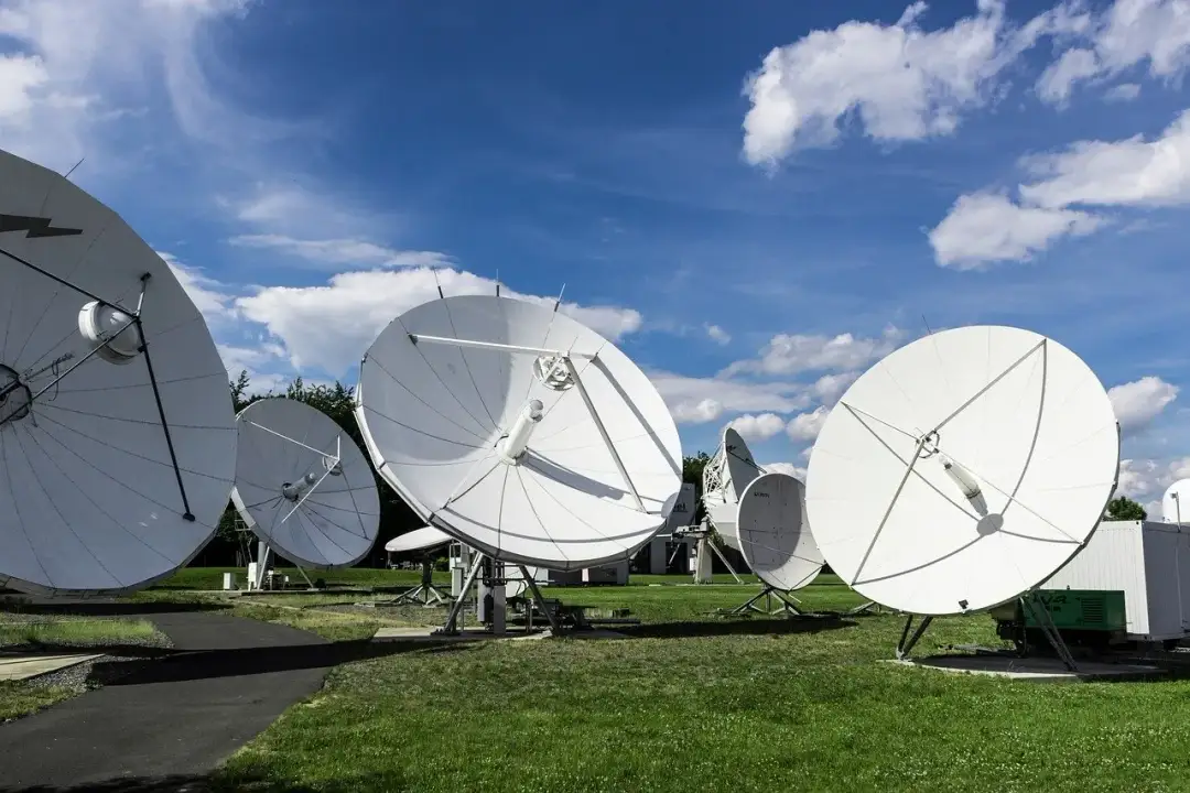 Jak antena satelitarna może poprawić jakość Twojego obrazu?