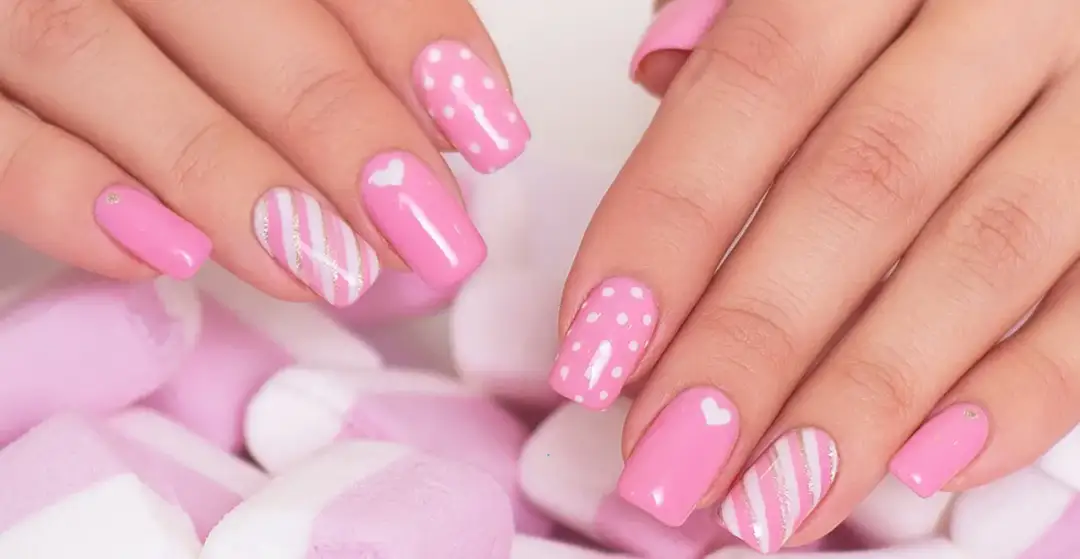 Manicure hybrydowy krótkie paznokcie: Inspiracje i triki na wydłużenie