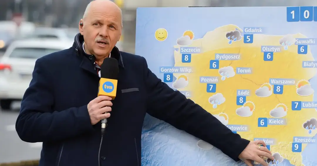 Tomasz Zubilewicz, syn pogody, wskazuje na mapę z prognozą temperatur i opadów dla Polski.