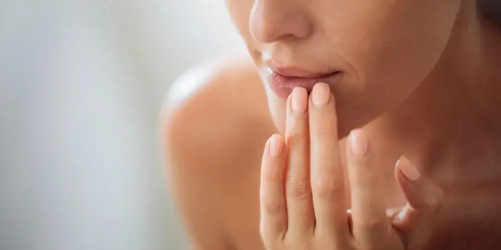 Jak zrobić peeling ust: skuteczne metody i przepisy na domowy scrub