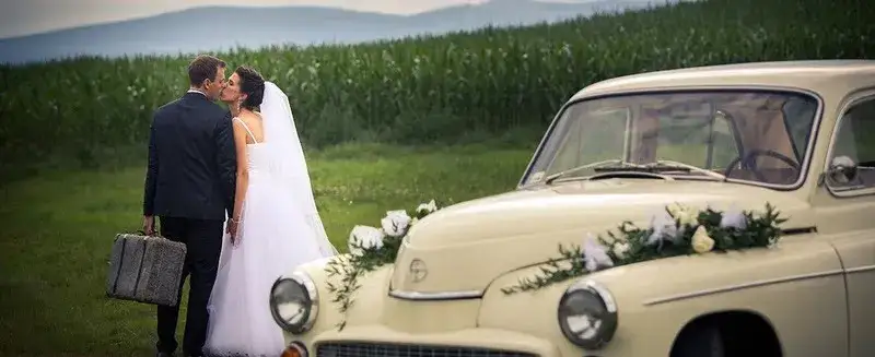 Impreza w stylu lat 40 - jak stworzyć niezapomniane wspomnienia