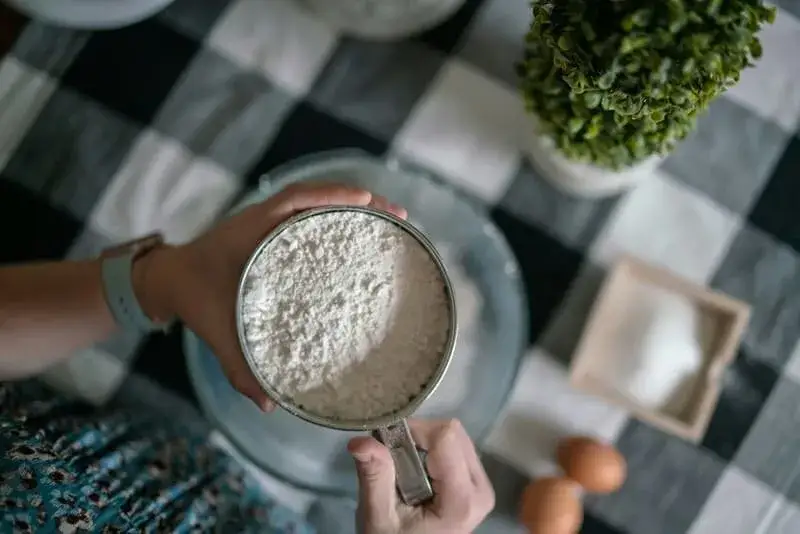 Mąka ziemniaczana a gluten: Bezpieczna dieta bez obaw? Sprawdź!