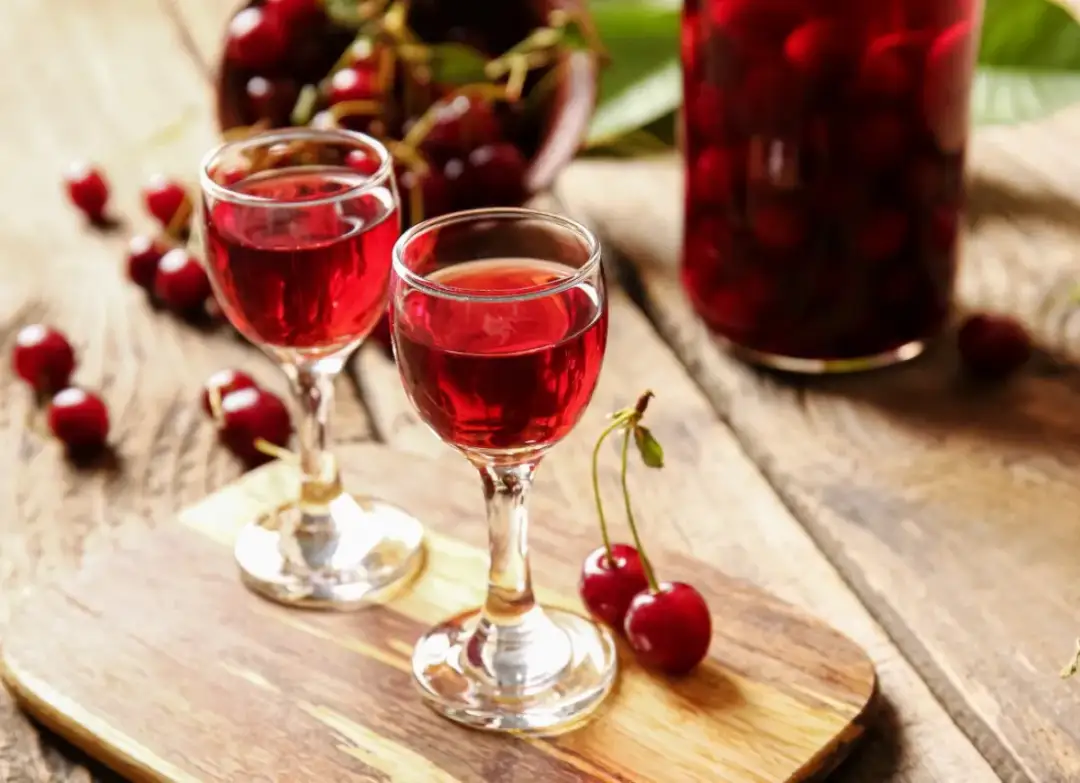 Wino z czereśni na dzikich drożdżach: przepis krok po kroku