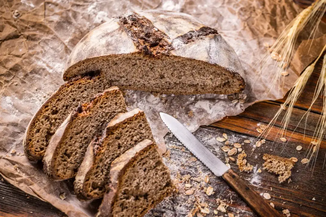 Jak długo piec chleb? Sekret idealnego wypieku krok po kroku