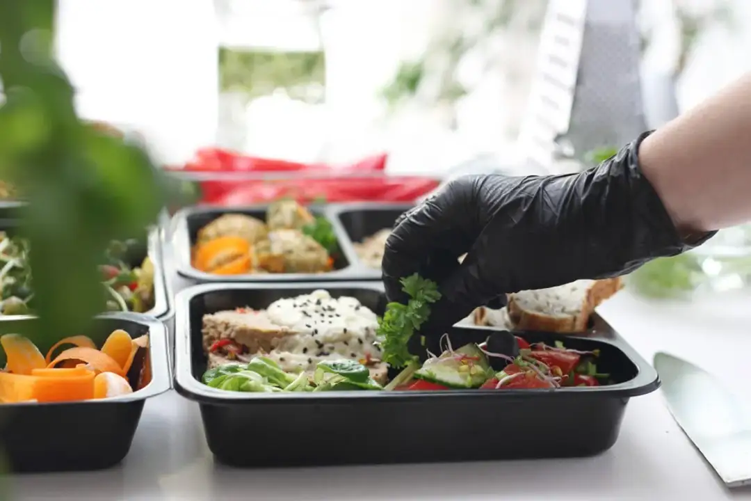 Jak otworzyć catering w domu i uniknąć najczęstszych błędów