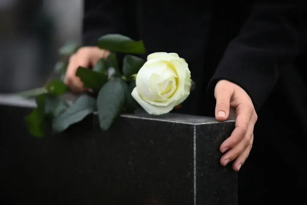Jak wygląda pogrzeb świecki? Kluczowe informacje i porady