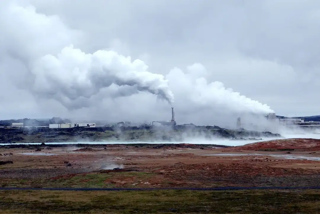 Jak działa elektrownia geotermalna i jakie ma zalety dla środowiska