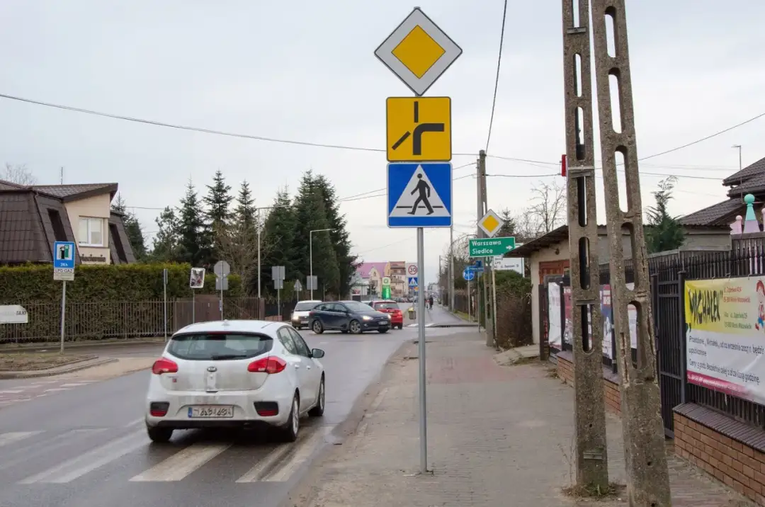 Znak T-6: Co oznacza i jak prawidłowo na niego reagować