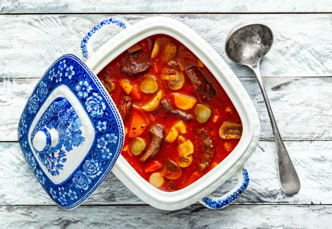 Zupa strogonow - Jak zrobić idealnie miękką wołowinę i gęsty sos?