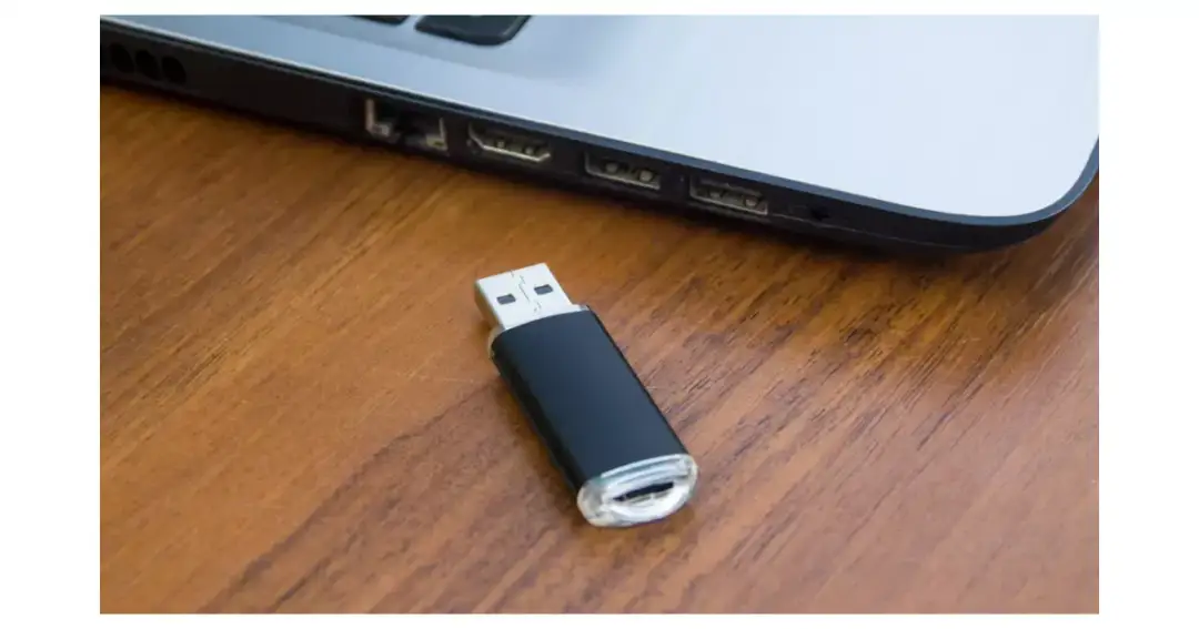 Jak zgrać nagranie z monitoringu na pendrive bez problemów?