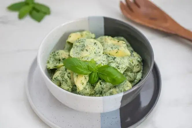 Jak zrobić tortellini ze szpinakiem - prosty przepis na pyszne danie Jak zrobić tortellini ze szpinakiem - prosty przepis na pyszne danie