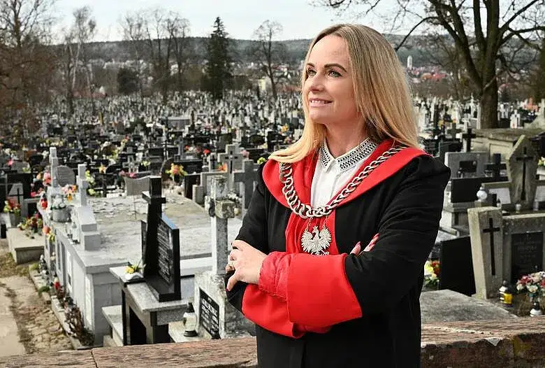 Pogrzeb świecki co to? Poznaj alternatywę dla tradycyjnych ceremonii