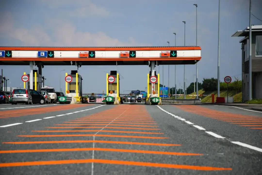 Jak zapłacić zaległą opłatę za autostradę i uniknąć kar finansowych