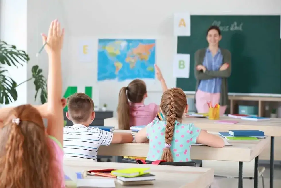 Absencja szkolna: Co to jest? Jak usprawiedliwić i uniknąć kar?