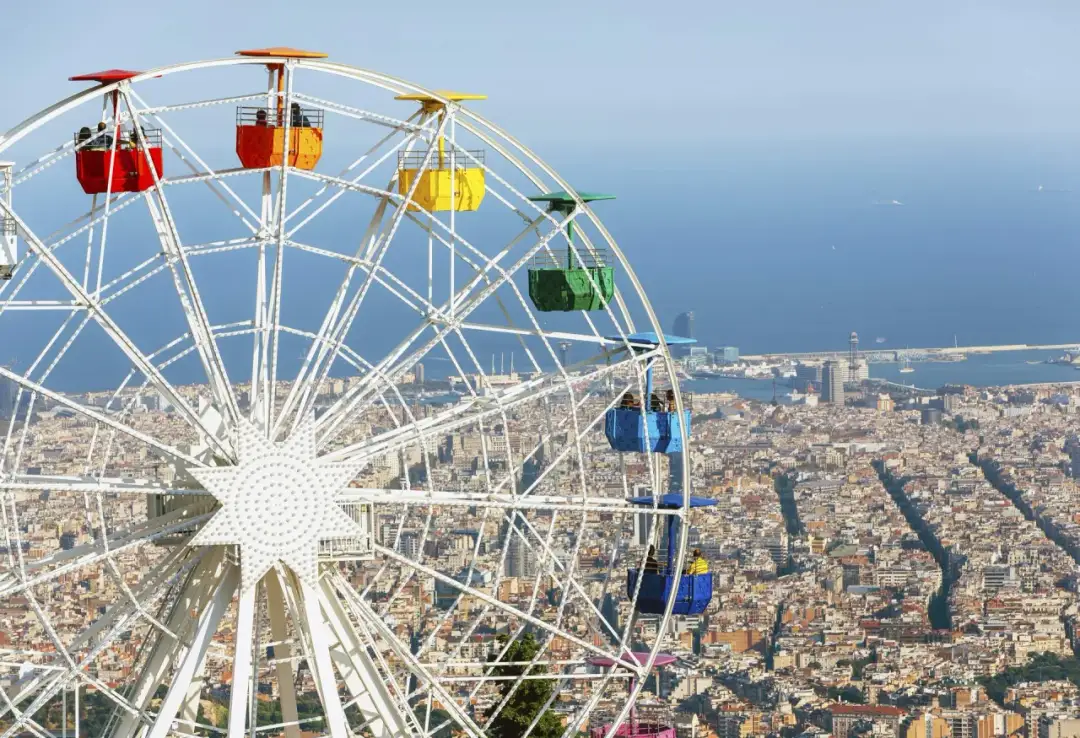 Parcs d'attractions Espagne : Guide 2025 & Comparatif Complet
