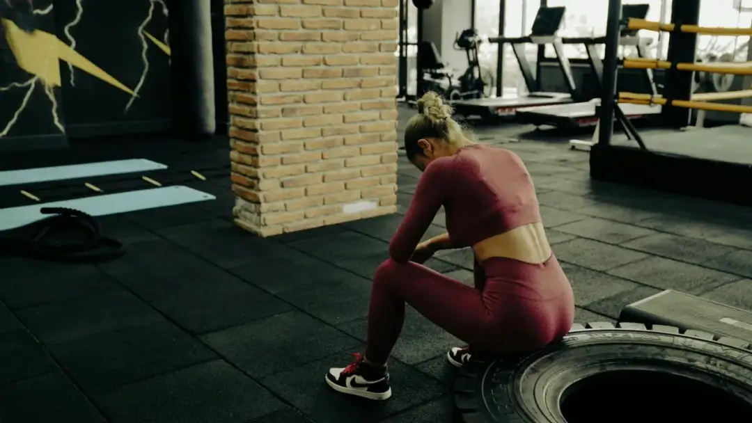 CrossFit i siłownia: Połącz je mądrze! Plan, dieta, regeneracja
