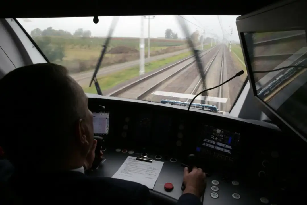 Zarobki maszynisty w Polsce: Ile naprawdę zarobisz?
