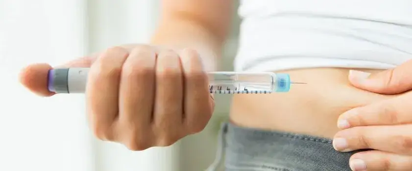 Podwyższony poziom insuliny: skuteczne sposoby na kontrolę hormonu
