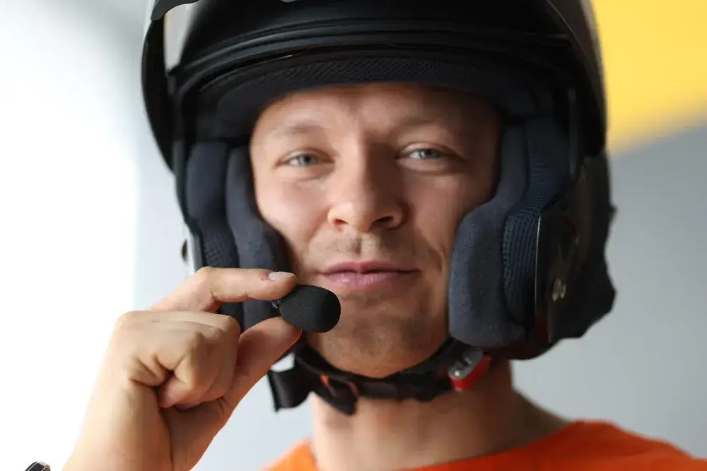 Jaki interkom motocyklowy wybrać, aby uniknąć problemów w trasie?