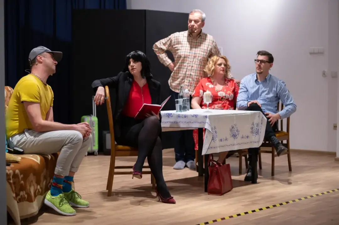 Teatr dla dorosłych: Co warto wiedzieć i gdzie iść?