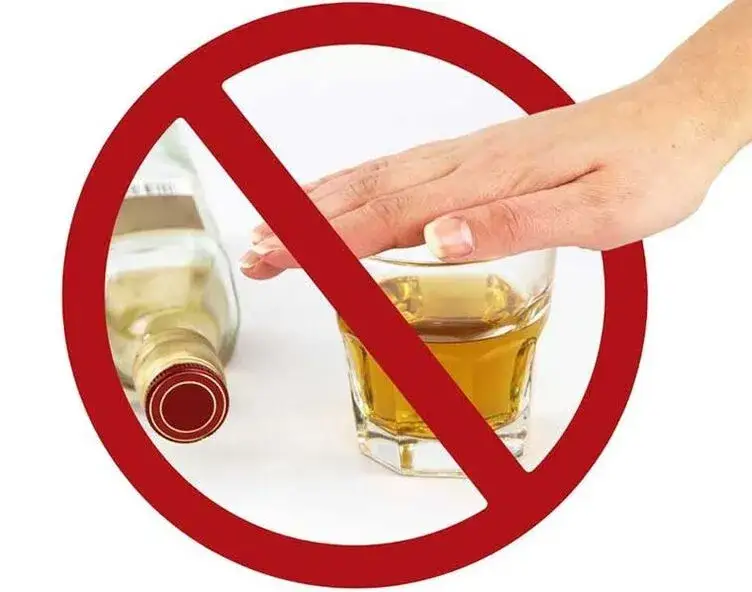 Czy dzień przed wizytą u dentysty można pić alkohol? Sprawdź skutki.