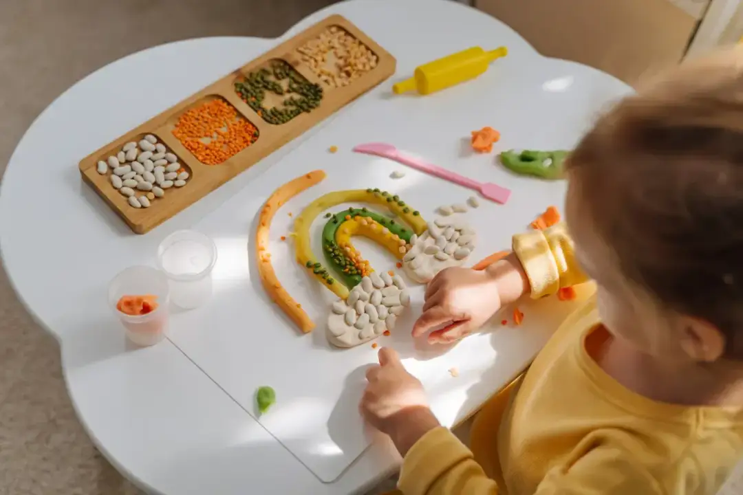 Domowe zabawki sensoryczne DIY - 5 pomysłów, które zrobisz w 15 minut