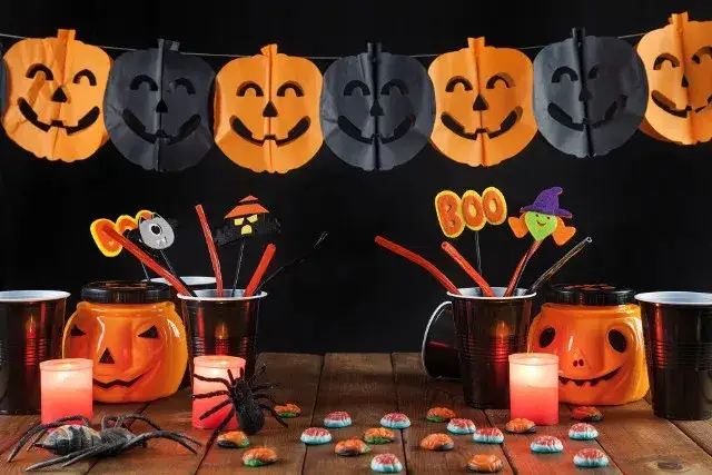 Jak zorganizować bezpieczne Halloween dla dzieci? Straszne zabawy