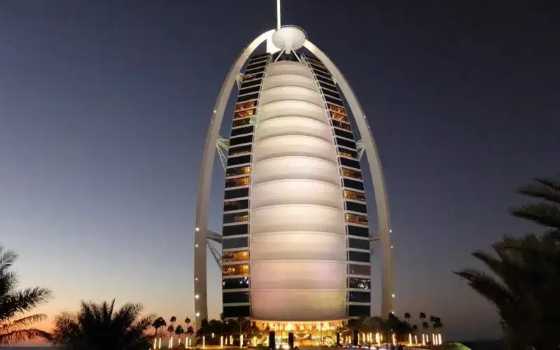 Ile kosztuje hotel w Dubaju? Ceny, które Cię zaskoczą