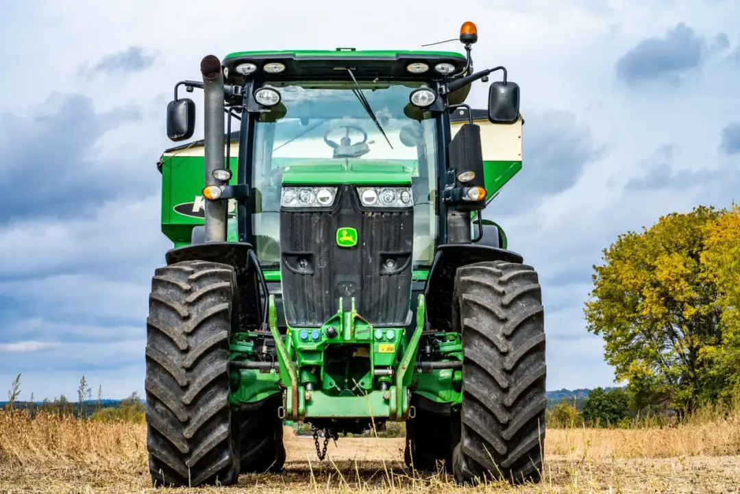 Prawo jazdy kat. T: Koszt 2800-4000+ zł? Pełny poradnik