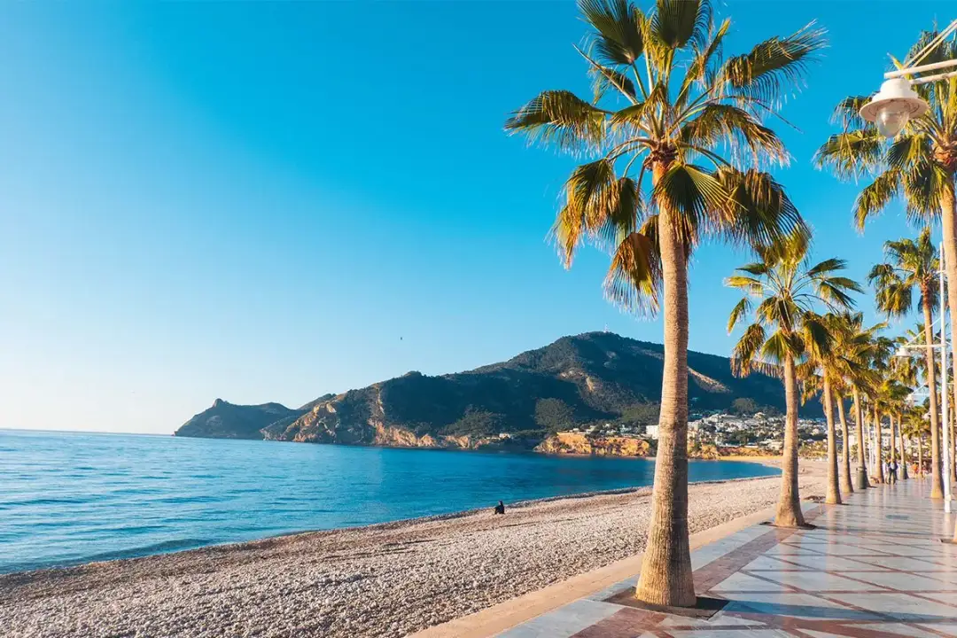 Alicante w kwietniu - Pogoda na zwiedzanie czy na plażę? Alicante w kwietniu - Pogoda na zwiedzanie czy na plażę?