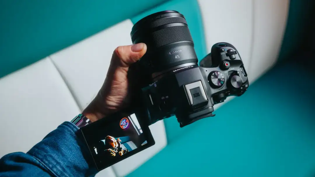 Lustrzanka Canon w 2026? Sprawdź, czy warto i jaki model wybrać!