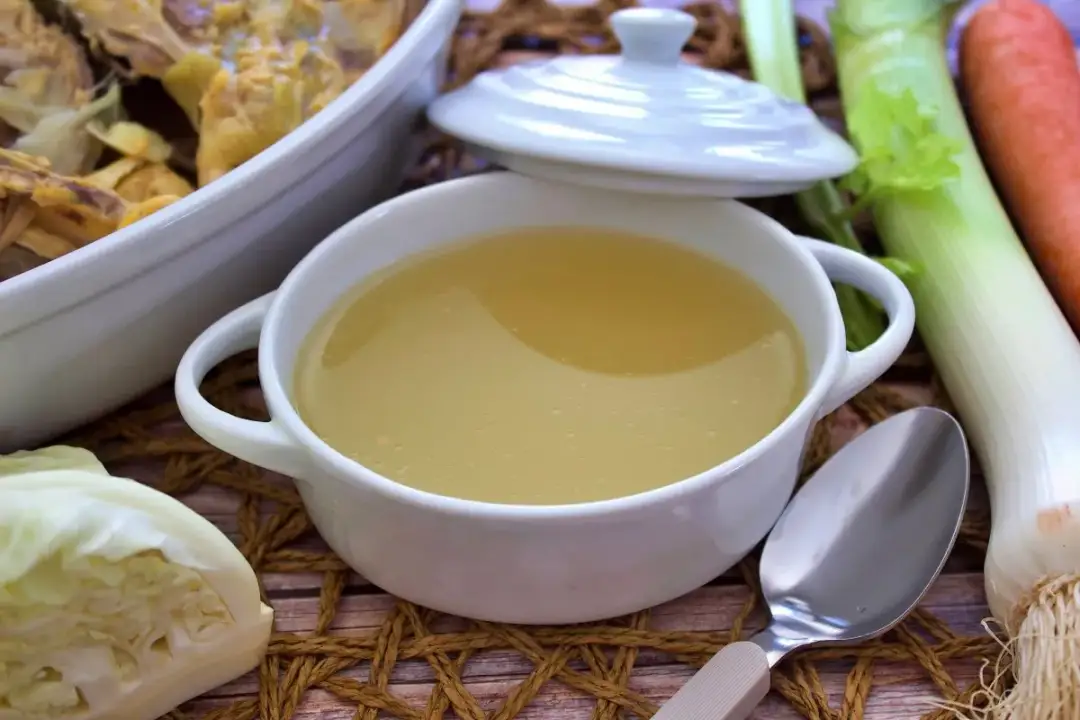Caldo de pollo casero - Cómo lograr un sabor limpio y con cuerpo