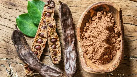 Mączka chleba świętojańskiego (E410) bez glutenu? Ekspert wyjaśnia