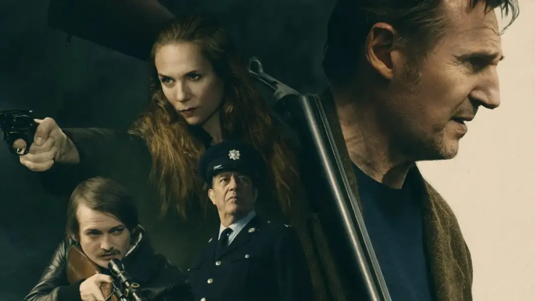 Liam Neeson, kobieta z pistoletem, mężczyzna z karabinem i policjant w mundurze.