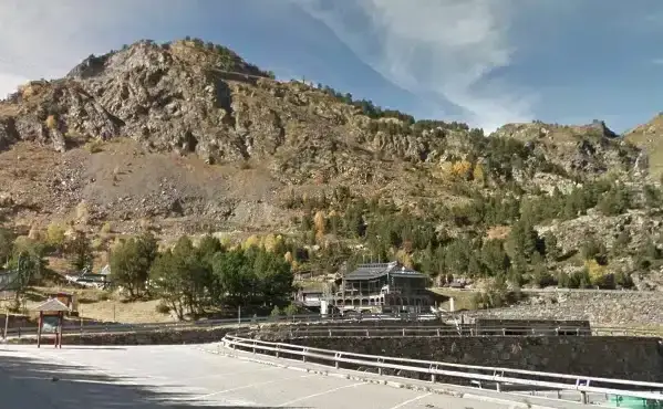 Cómo llegar en coche a los Lagos de Tristaina: rutas y restricciones