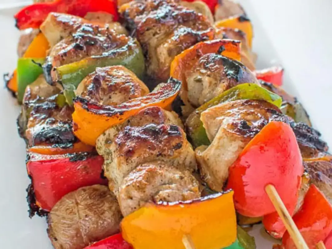 Ile kalorii ma mały kebab z kurczakiem - Sprawdź, co podbija wynik
