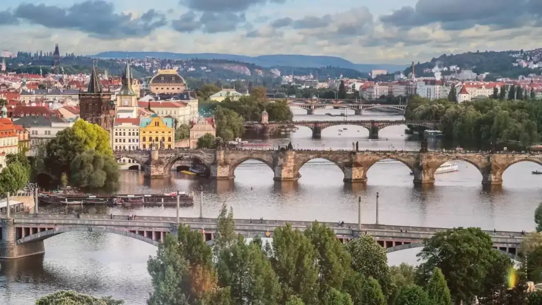Czy w Czechach jest bezpiecznie? Odkryj prawdę o bezpieczeństwie podróży