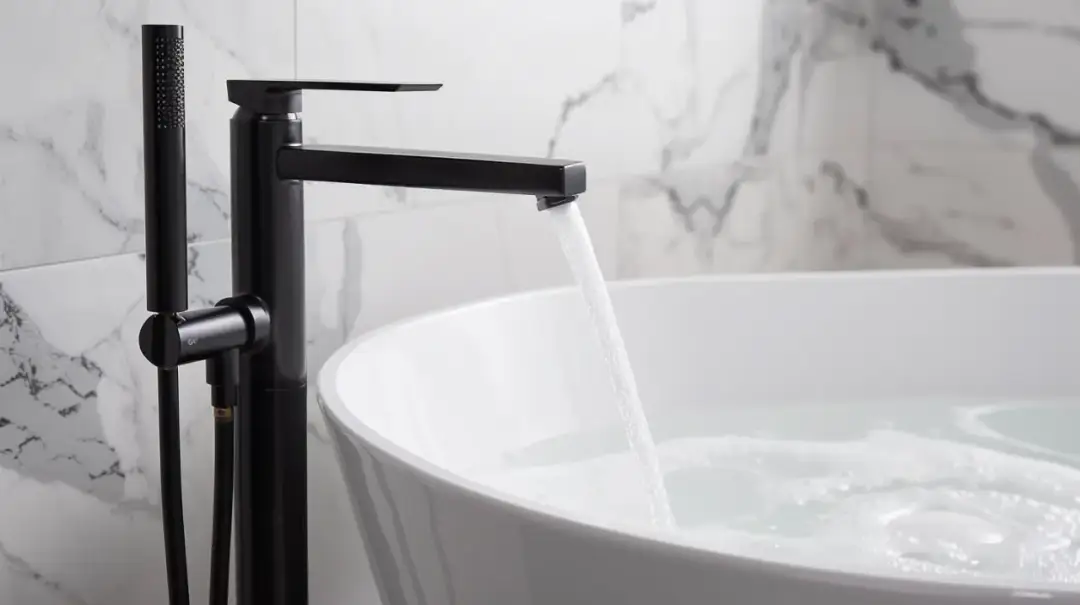 Czarna bateria wannowa Grohe: Elegancja w Twojej łazience