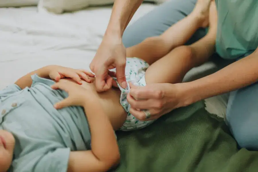 Jak zawinąć dziecko w pieluchę tetrową, aby zapewnić mu komfort