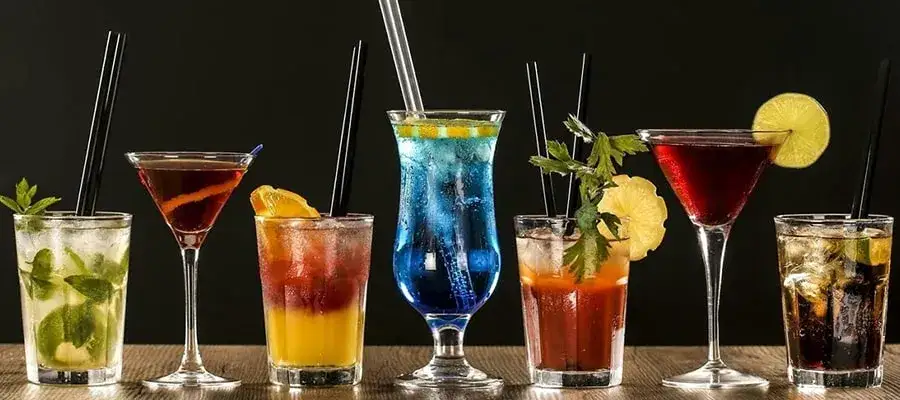 Proste i smaczne drinki domowe na każdą okazję, które zaskoczą gości