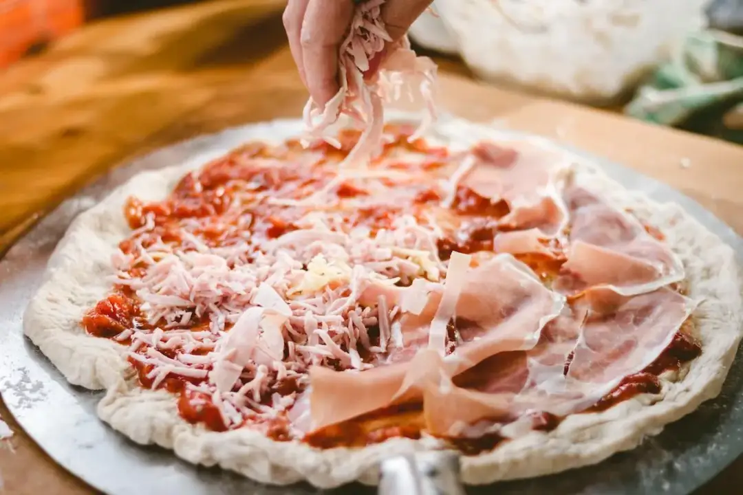 Masa de pizza casera - Trucos para una base crujiente y perfecta