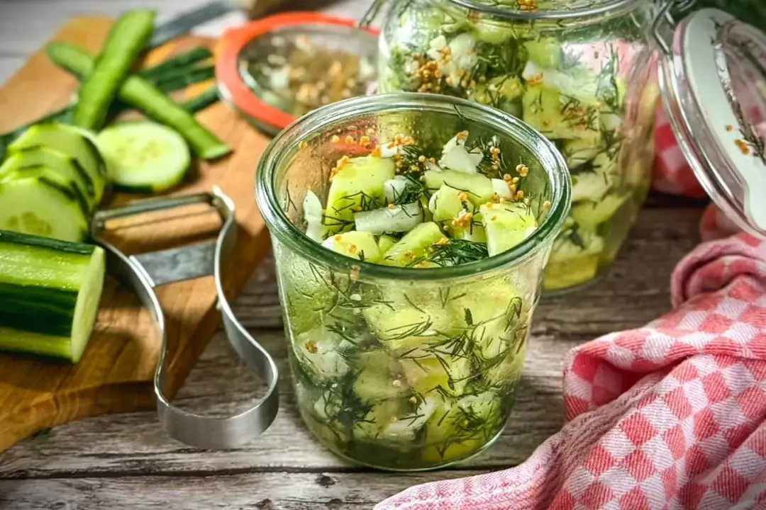 Gurkensalat ohne Zucker - So wird er knackig und nicht wässrig
