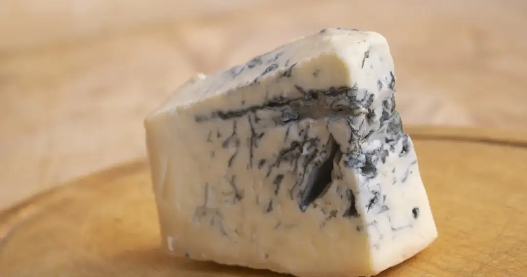 Ser gorgonzola - Jak odróżnić odmiany i z czym najlepiej smakuje?