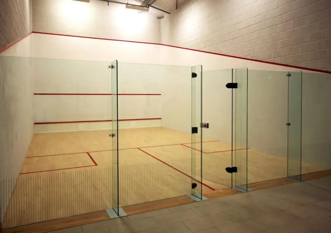 U Przewoźnika squash – dostępne korty, rezerwacje i dodatkowe usługi