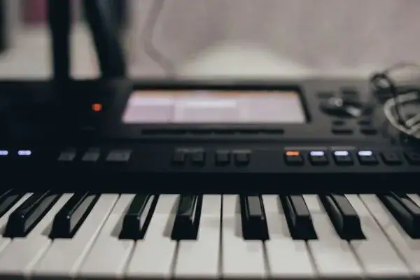 Ile oktaw ma pianino? Odkryj, co skrywa standardowy instrument