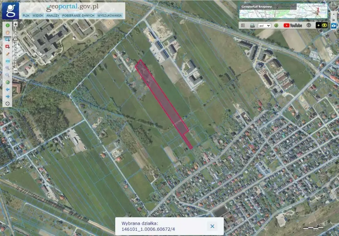 Widok z geoportal.gov.pl na powiat ostrołęcki. Zaznaczona działka o numerze 146101_1.0006.60672/4.